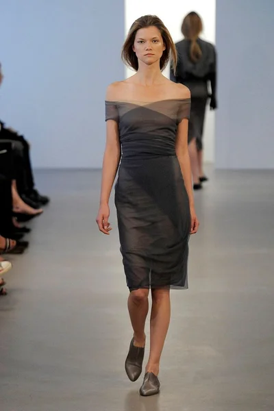Look 11